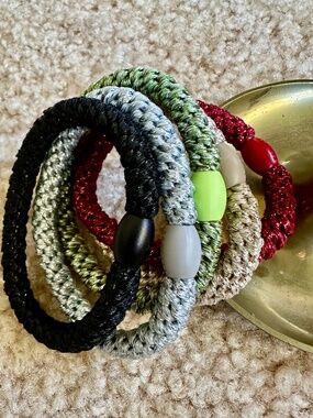 NWT KKNEKKI 5-Bundle Authentic Original Hair Ties/Elastics in HOLIDAY SPARKLE